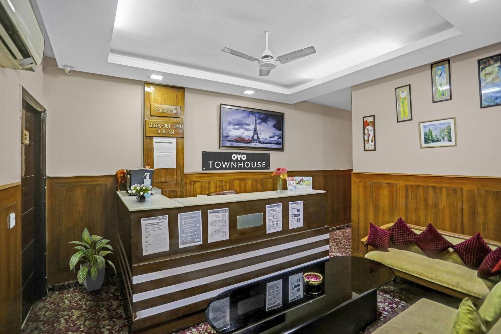 Hotel O Shivam Guest House New Delhi Bagian luar foto