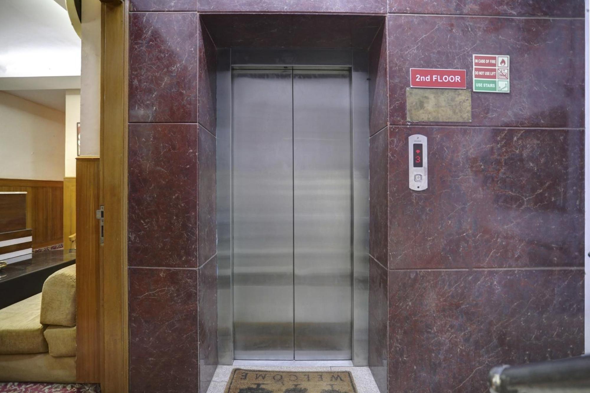 Hotel O Shivam Guest House New Delhi Bagian luar foto