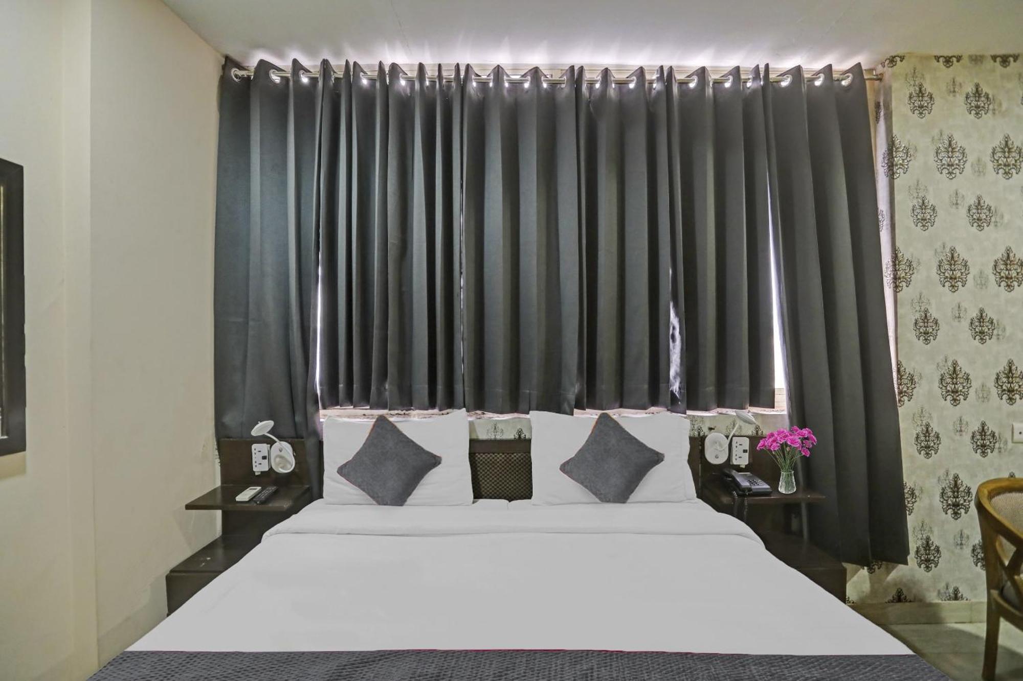 Hotel O Shivam Guest House New Delhi Bagian luar foto